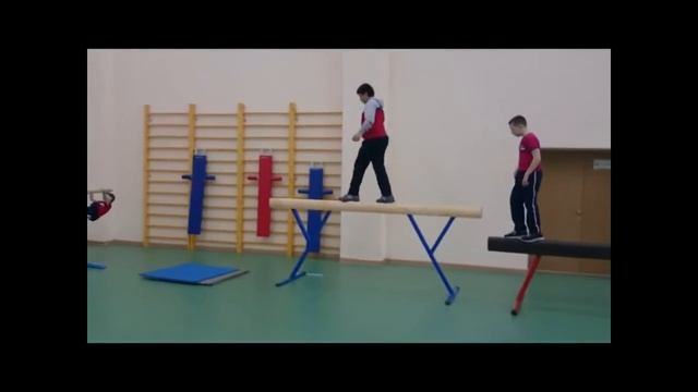 Тренировки с подростками в школе. Проводит Юрий Шешуков смотреть онлайн