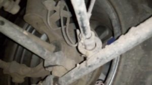 Устранение стуков под днищем Рено Дастер