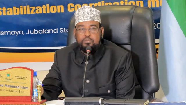 Daawo Mw Axmed Madoobe Oo Furay Shir Soamlia Iyo Caalamku Udhanyahay Toos Tallaabo Culus смотреть онлайн
