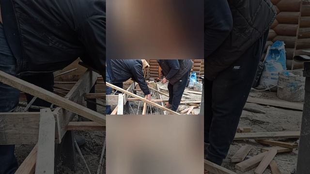 Установка опалубки для заливки крыльца