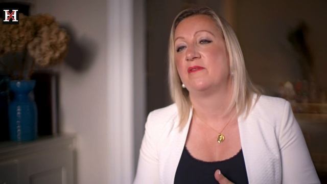 Secrets Of The Royal Palaces S03E01 - Buckingham Palace - History Xtra