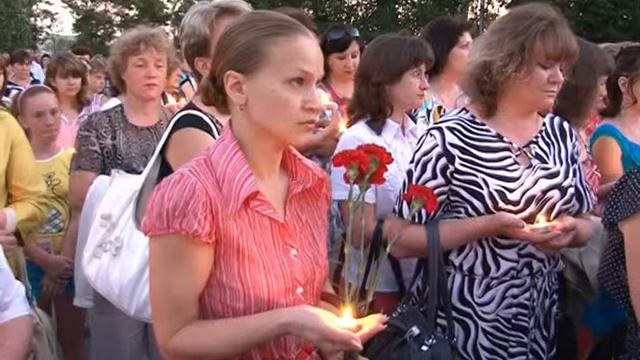 Всероссийская акция 'Зажги свечу'. Июнь 2010 год. смотреть онлайн