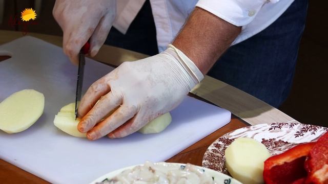 Испанская кухня| Рецепт Испанского супа с морепродуктами от Дениса Курбатова смотреть онлайн