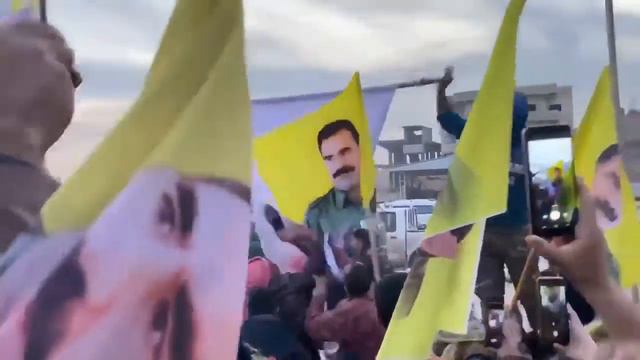 Смерть Эрдогана. Курды сжигают плакат с изображением президента Турции Реджепа  Тайипа Эрдогана