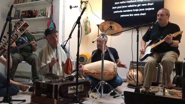 Kirtan Scotland - Jaya Radha Madhava