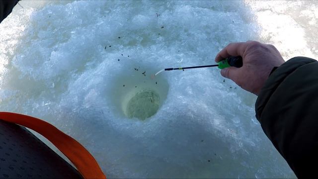 Рыбалка в Казахстане. Зима и весна на одном водоеме. смотреть онлайн