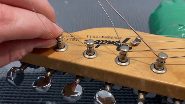 Fender Squier Series Telecaster | Electronics replaced and cleaning смотреть онлайн
