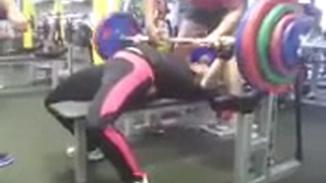 Екатерина Сибалакова. Жим 150кг на 2 раза, тренировка 08.07.15, Спорт Таун смотреть онлайн