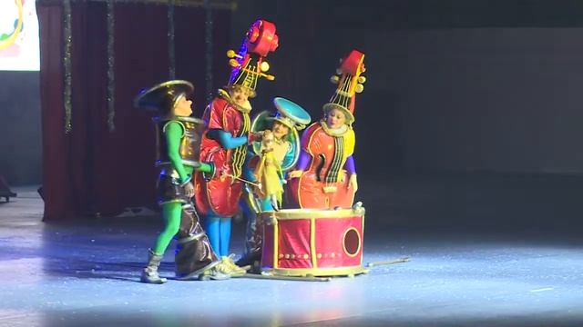 1,5 тысячи человек посмотрели ёлку Главы Щёлковского района в УСК «Подмосковье» смотреть онлайн