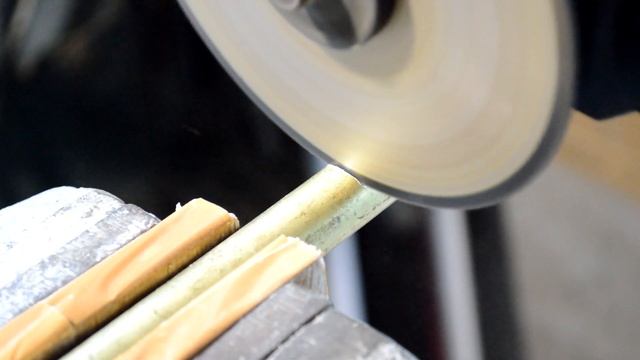 КАК СДЕЛАТЬ АКС-74У ИЗ ДЕРЕВА?! | HOW TO MAKE AKS-74U!? смотреть онлайн