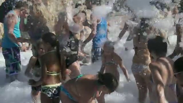 Chersonissos.Пенная дискотека.о.Крит смотреть онлайн