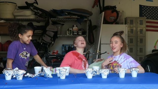 Eat it or Wear it & EPIC FOOD FIGHT смотреть онлайн