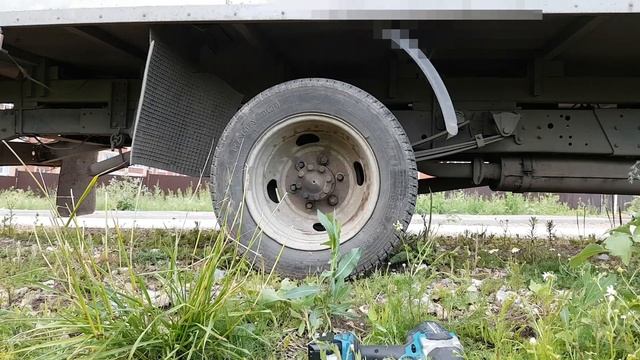 1000H Крутящий момент ТЕст.Аккумуляторный гайковерт Makita DTW1001 смотреть онлайн