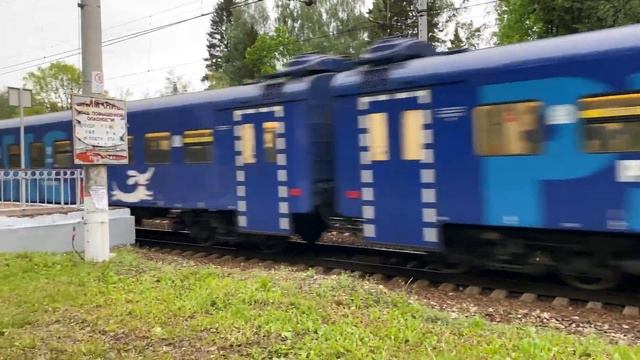 Электропоезд ЭП2Д-0084 «РЭКС» «Москва - Калуга-1», на станции «Дачная» смотреть онлайн