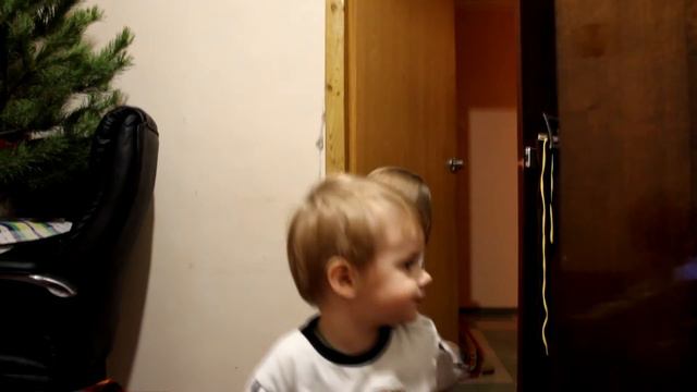 Отдай нашу Елку. Дети Юмор, смешно до слез :) 🎅🎅🎅 смотреть онлайн