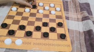 Как играть в шашки