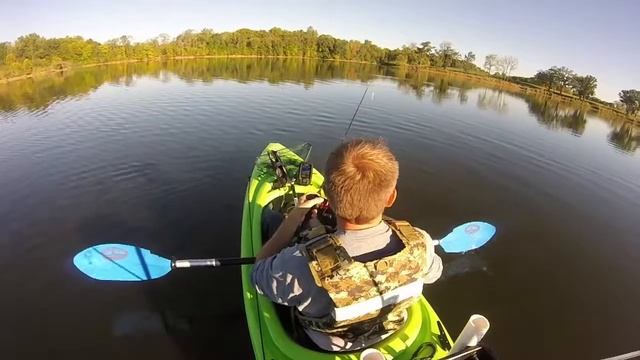 Late Fall Fishing in a Pelican Trailblazer 100 Kayak смотреть онлайн