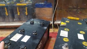 Обслуживание,ремонт и зарядка грузовых 190 А/ч аккумуляторных батарей.Часть первая.