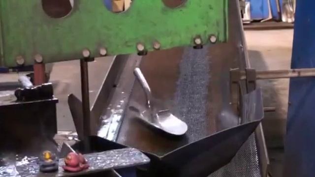 Производство металлических лопат Fiskars. RIE Group смотреть онлайн