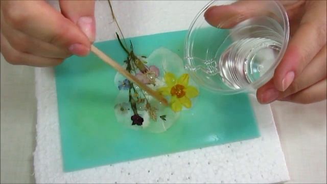 Цветочная брошь из эпоксидной смолы / Epoxy resin jewelry real flowers смотреть онлайн