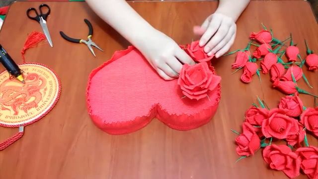 Букет из конфет "Сердце из роз". DIY sweet bouquet "heart of roses" смотреть онлайн