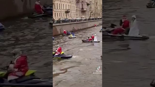 Встреча нового 2023 года на Гидроцикле на воде