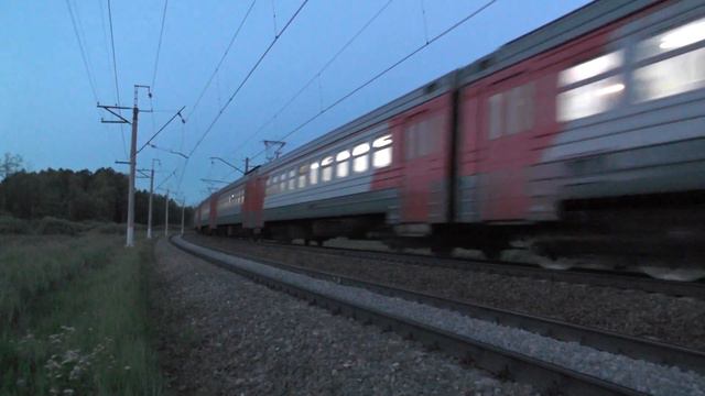Электропоезда ЭД4М1-0008, ЭР2Т-7128 смотреть онлайн