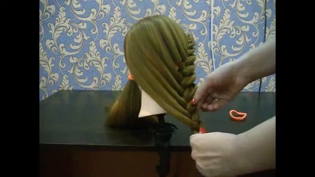 Плетение кос.Лёгкая причёска в школу. смотреть онлайн