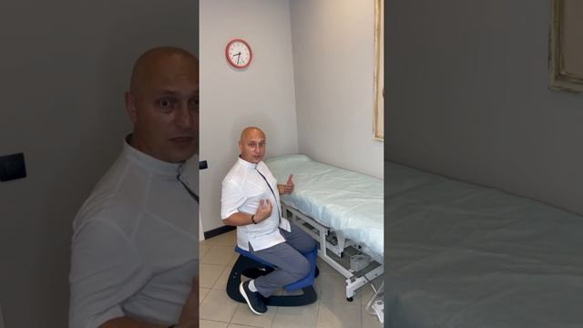 О пользе динамического коленного стула для правильной осанки рассказывает Остеопат Юрий Гелунг. смотреть онлайн