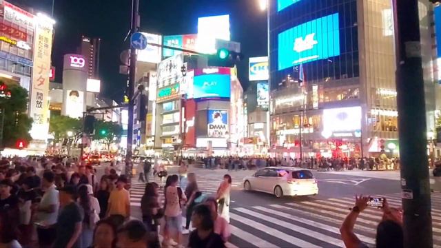 Самый большой в Японии диагональный пешеходный переход, Шибуйя (Shibuya Scramble Crossing)
