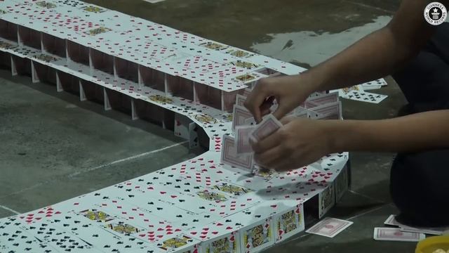 Building The Largest Playing Card Structure - Guinness World Records смотреть онлайн