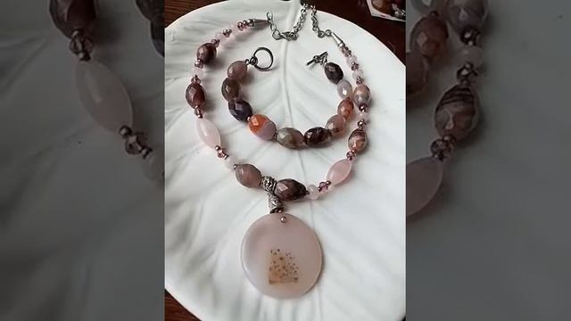 Украшения с агатами яшмой и розовым кварцем смотреть онлайн