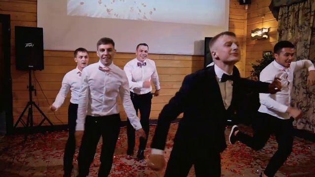 САМЫЙ ЛУЧШИЙ СВАДЕБНЫЙ ТАНЕЦ С СЮРПРИЗОМ (THE BEST WEDDING DANCE) смотреть онлайн