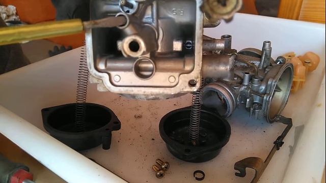 Desmontar carburador Suzuki Gs 500 -2-part смотреть онлайн