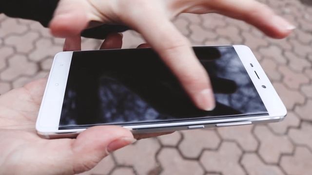 2,5D стекло против обычного - Тест на прочность при падении Смартфона смотреть онлайн