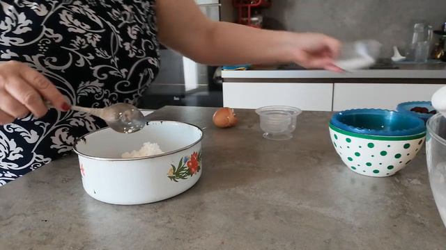 Завтрак. Блинчики с творожно-ягодной начинкой. смотреть онлайн