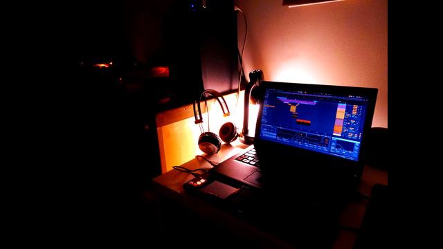 Sampling + Vst Synths + Scratching = Hybrid Beat ------ made with Ableton Live Lite 11 смотреть онлайн