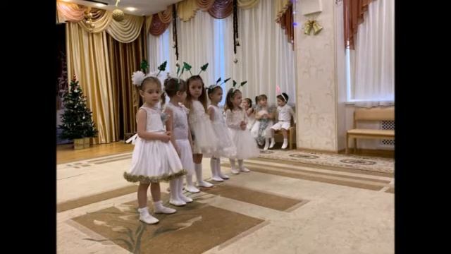 24 12 21 Новогодний утренник Зайцы и лиса смотреть онлайн