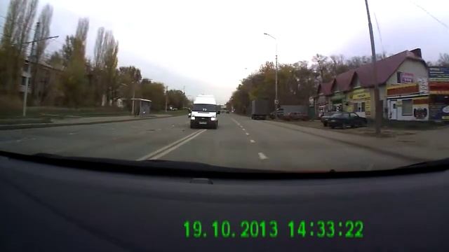 Ямку объезжают смотреть онлайн