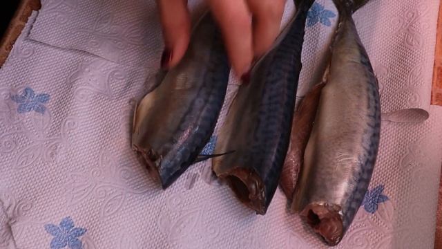 СКУМБРИЯ в духовке.Простой рецепт!Сытная!Очень вкусная!Можно есть без гарнира с овощным салатом! смотреть онлайн