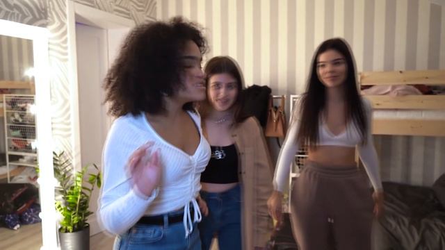 НЕ ПУСТИЛИ Лизу на Тусовку😂Лиза МАЛЕНЬКАЯ👺ПРАНК над Liza Nice in ULove Home смотреть онлайн