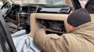 Ремонт радиатора печки Lexus LX570 2009г.