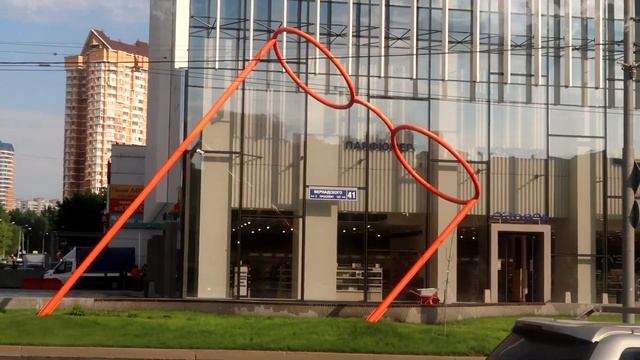 Отвёз тейпы, увидел Москву. Пешкарики смотреть онлайн