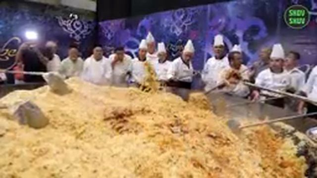 UZBEKISTON Da Eng Katta Qazonda Osh Tayyorlashdi