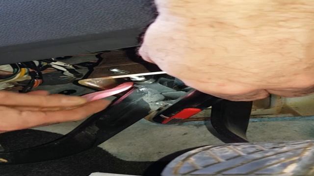Cómo quitar chirrido o ruido en el pedal del embrague смотреть онлайн