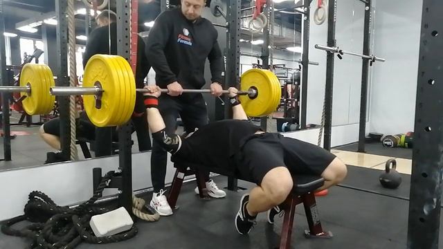 8 Жим лежа,140 смотреть онлайн