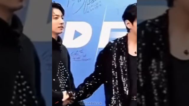 ANÁLISIS Taekook JUNGKOOK Y TAEHYUNG JUNTOS ó ES SÓLO MARKETING JK 1 DE MARZO TENDRÁ UN GRAN CAMBIO