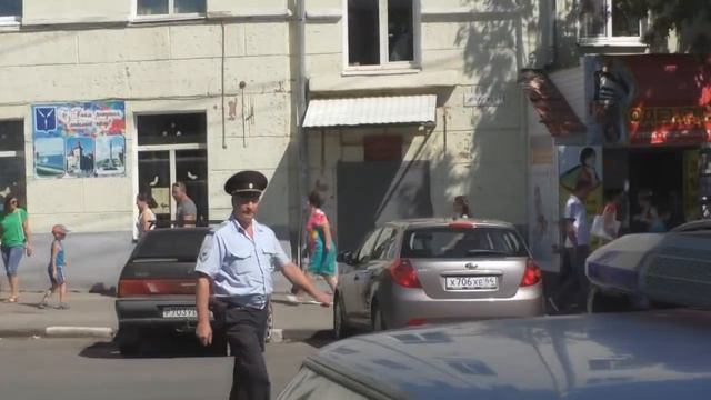 Парковка для инвалидов... Или для полиции? смотреть онлайн