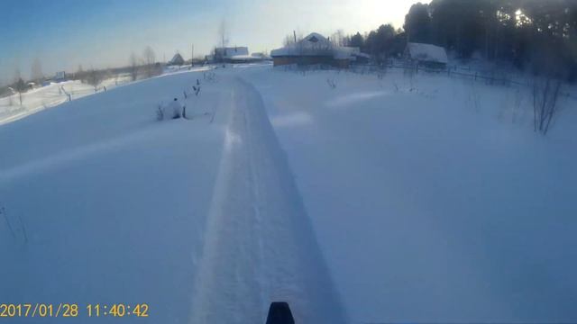 Однолыжный миниснегоход, в разных режимах движения. смотреть онлайн