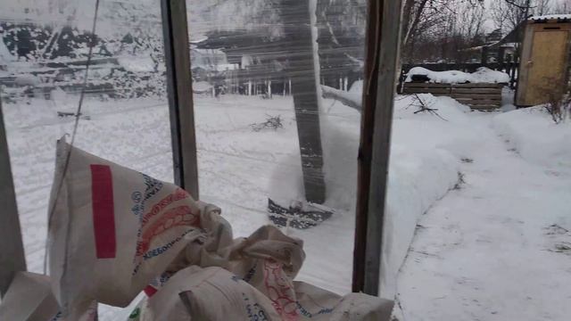 Что происходит с теплицей из стрейч пленки зимой смотреть онлайн